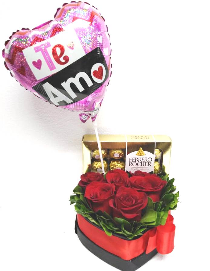 Caja corazn con 6 Rosas ms Bombones Ferrero Rocher de 100 Grs y Globito 